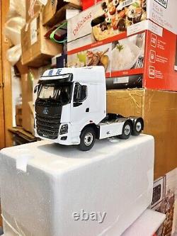 124 Scale Dragon Motor H7 White Day Cab Truck Tractor Diecast Model Car