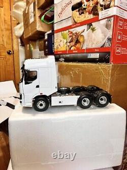 124 Scale Dragon Motor H7 White Day Cab Truck Tractor Diecast Model Car