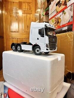124 Scale Dragon Motor H7 White Day Cab Truck Tractor Diecast Model Car