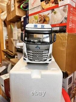 124 Scale Dragon Motor H7 White Day Cab Truck Tractor Diecast Model Car