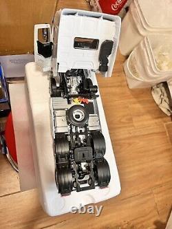 124 Scale Dragon Motor H7 White Day Cab Truck Tractor Diecast Model Car