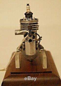 1938 Bat. 193 Model Airplane Tether Car Spark Engine Motor with Stand