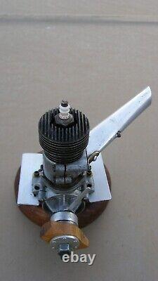 1938 OHLSSON & RICE GOLD SEAL. 56 SPARK IGNITION MODEL AIRPLANE ENGINE with ORWICK