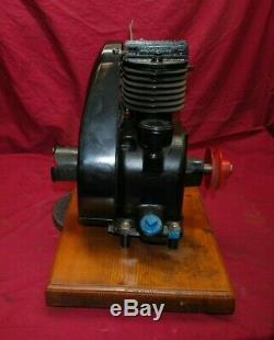 Briggs & Stratton Model Y With Gas Tank & Rope Start Gas Engine Motor
