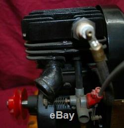 Briggs & Stratton Model Y With Gas Tank & Rope Start Gas Engine Motor