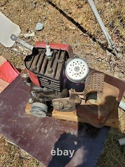 Briggs stratton engine model WMB motor vintage