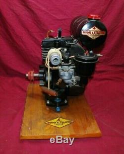 Restored Briggs & Stratton Model NP With Tank & Oil Breather Gas Engine Motor