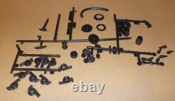 Revell 1961 Chrysler Slant Six Motorized Engine 1/4 Scale w bonus