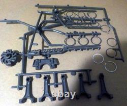 Revell 1961 Chrysler Slant Six Motorized Engine 1/4 Scale w bonus