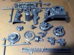 Revell 1961 Chrysler Slant Six Motorized Engine 1/4 Scale w bonus