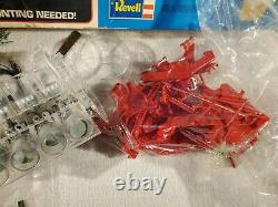 Revell Visible V8 Model Car Motor Engine Kit Motorized 1/4 scale H-902 Vtg 1977