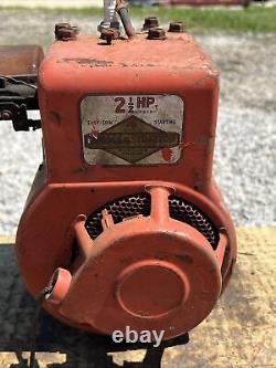 VINTAGE BRIGGS & STRATTON 2.5 HP MODEL 80102 ENGINE MOTOR (zz)