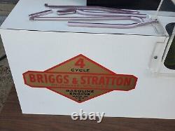 Vintage Briggs & Stratton Cutaway Four Cycle Engine / Motor Model Demonstrator