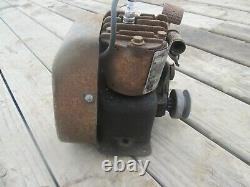 Vintage Briggs & Stratton Kick Start Engine Model WMB Motor (parts or repair)