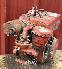 Vintage Briggs & Stratton Motor Model 81302 with TANK for parts (zz)
