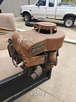 Vintage Briggs & Stratton Small Engine Motor Model V Parts / Repair Locked Up