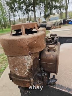 Vintage Briggs & Stratton Small Engine Motor Model V Parts / Repair Locked Up