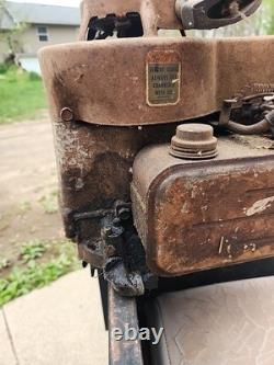 Vintage Briggs & Stratton Small Engine Motor Model V Parts / Repair Locked Up