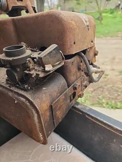 Vintage Briggs & Stratton Small Engine Motor Model V Parts / Repair Locked Up