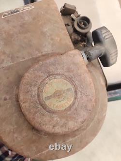 Vintage Briggs & Stratton Small Engine Motor Model V Parts / Repair Locked Up