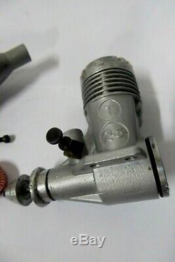 Vintage Taipan 2.5cc Model Aircraft Remote Control Motor Engine Tt202 Estate Lot